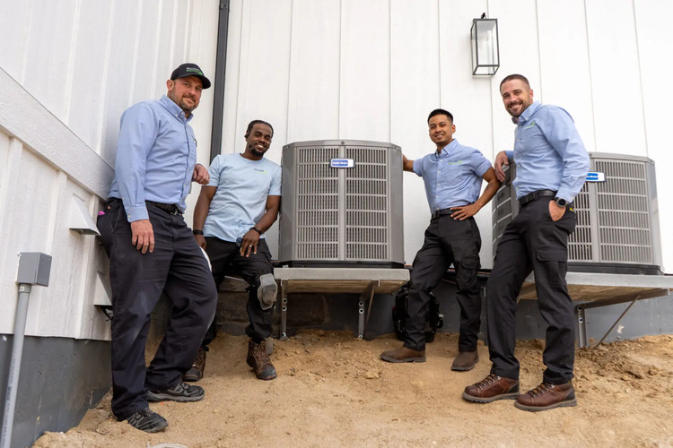 team of hvAC technicians